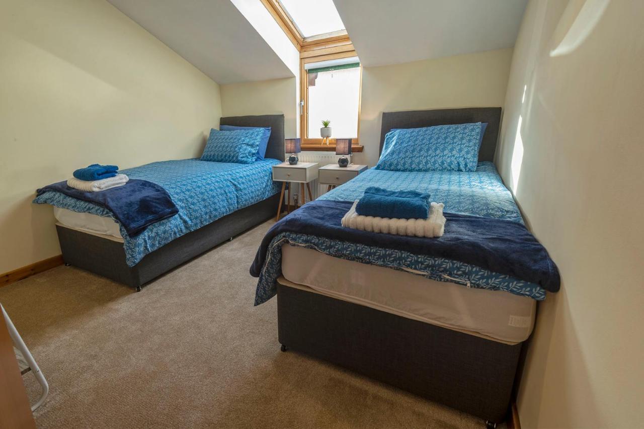 Stylish 2 Bedroom - 2 Miles Inverness City Centre Szoba fotó